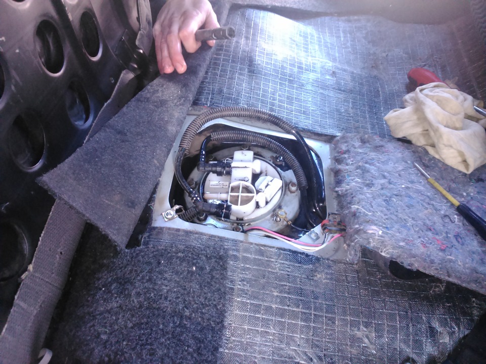 Замена фильтра в топливном насосе. — Lada 2114, 1,6 л, 2010 года ...