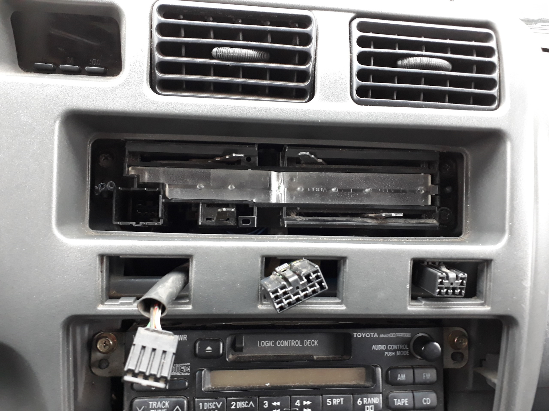 toyota rav4 2 как разобрать панель отопителя toyota rav4 2 как разобрать панель отопителя