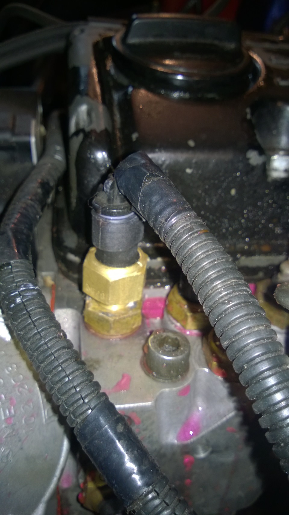 №29 датчик температуры ДВС для инжектора — Mercedes-Benz 190 (W201), 2 ...