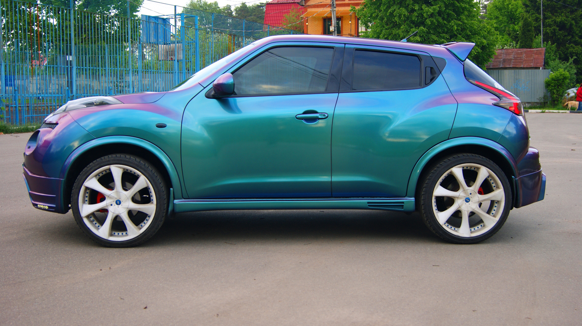 Дверь nissan juke