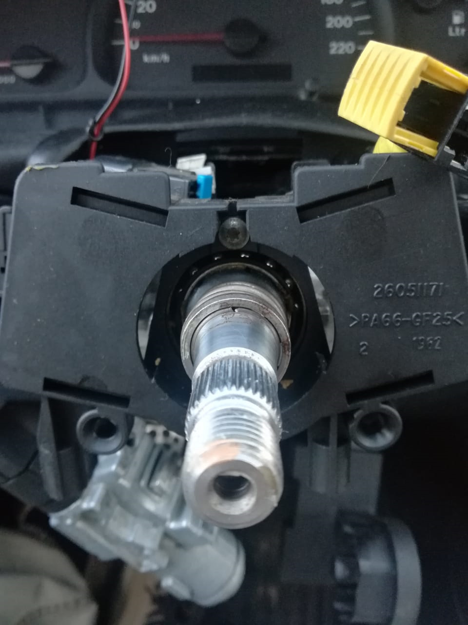 Рулевая колонка. Устранение люфта руля — Opel Vectra B, 1,8 л, 1999 ...