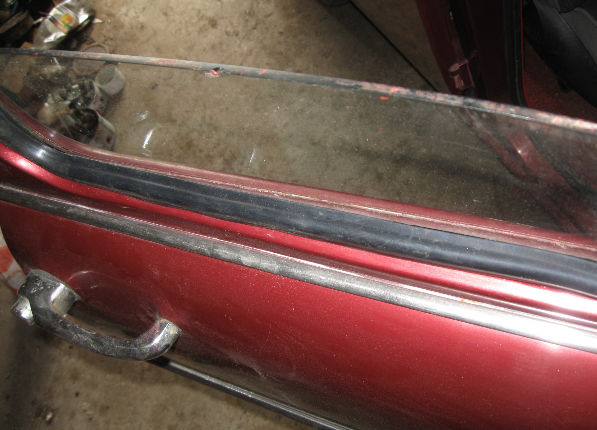 Уплотнитель дверных стёкол — Москвич 407, 2 л, 1958 года | другое | DRIVE2