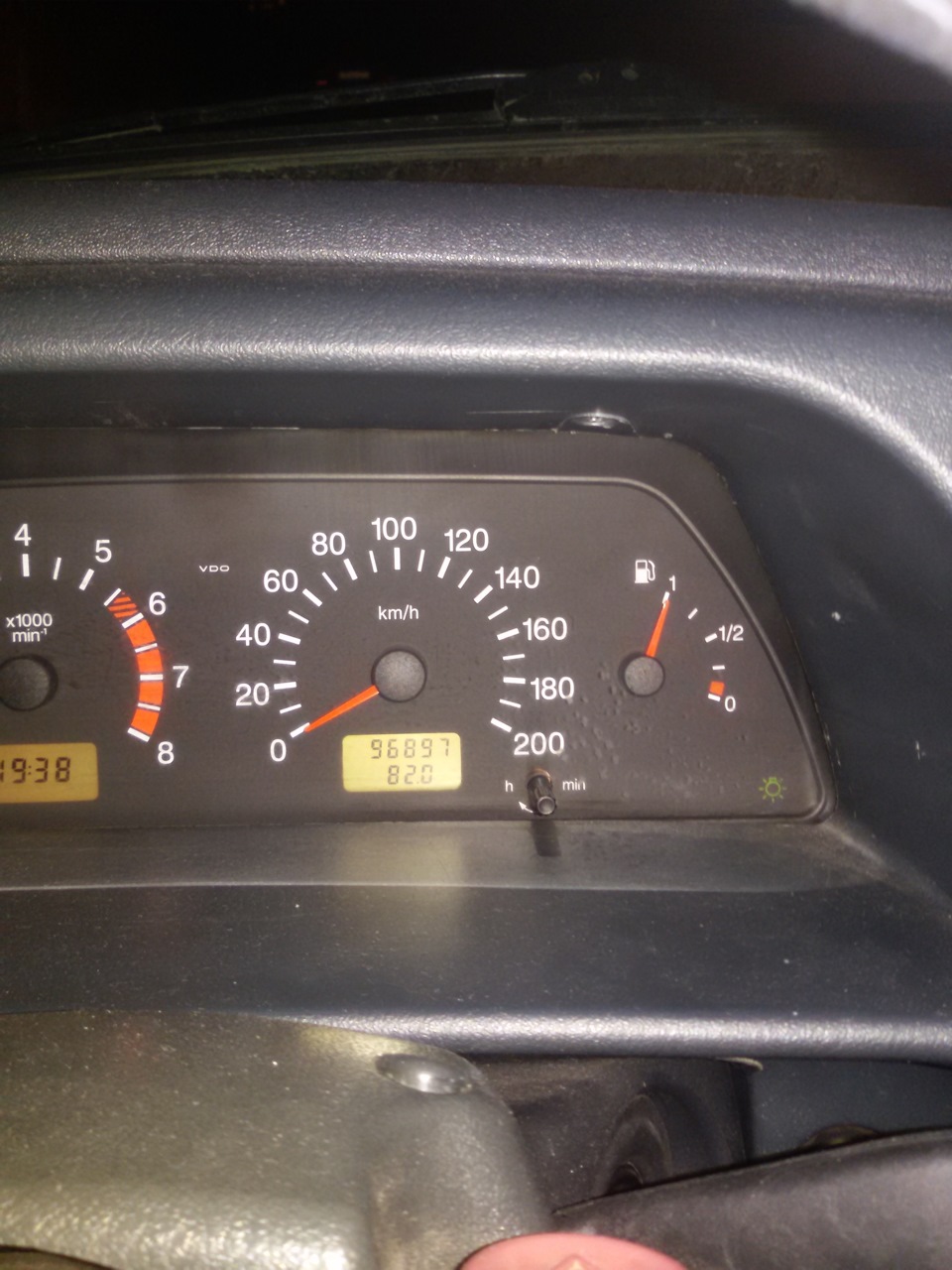 Газовый упор капота, установка. — Lada 2115, 1,6 л, 2010 года | тюнинг ...