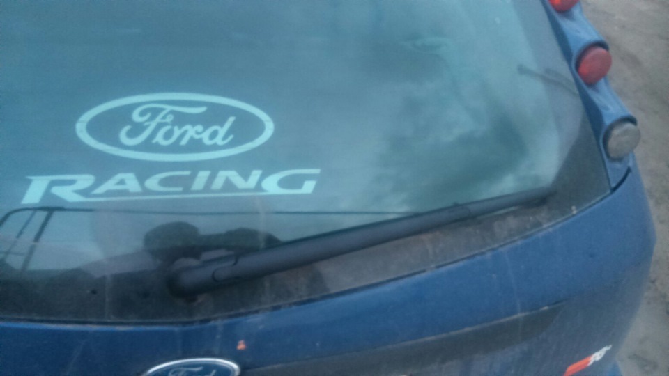 Задний дворник, форсунки омывателя — Ford Focus I ST170, 2 л, 2002 года ...