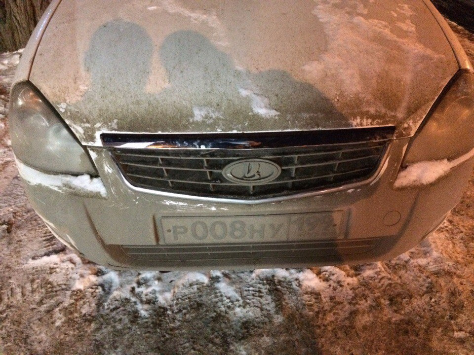 Заменил передний молдинг. — Lada Приора хэтчбек, 1,6 л, 2011 года ...
