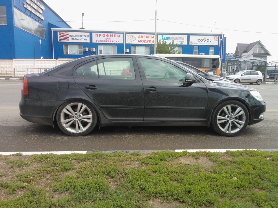 Ещё занизился. — Skoda Octavia A5 Mk2, 1,8 л, 2012 года | тюнинг | DRIVE2