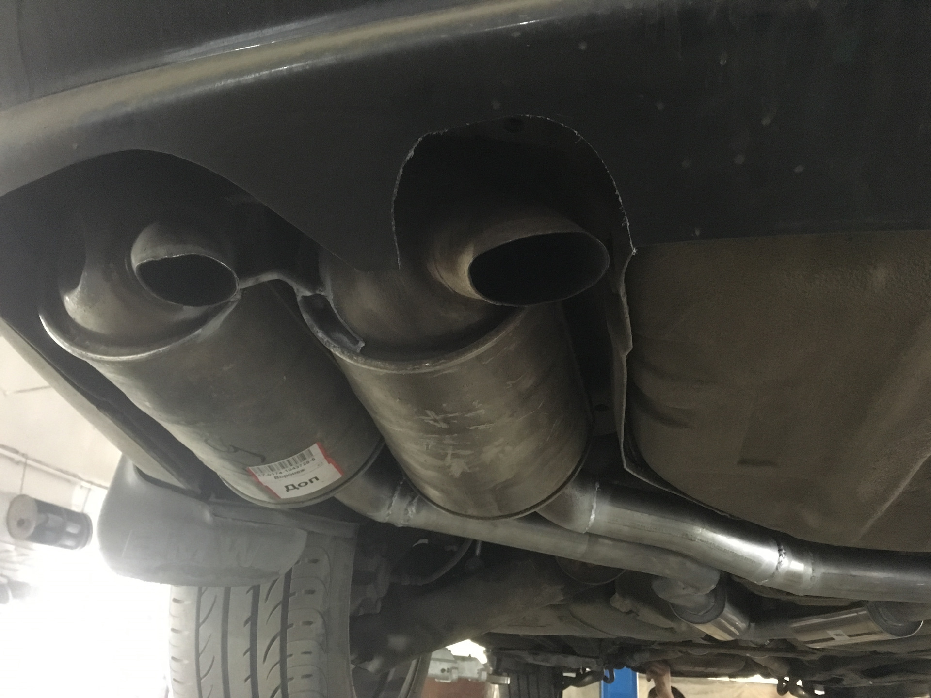 V exhaust. V70r выхлоп. Глушитель v8 Tahoe. Система выхлопа v8. Глушитель v-06g.