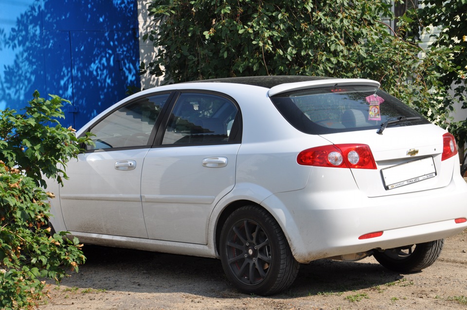 Lacetti Chevrolet черная в обвесах хэтчбек