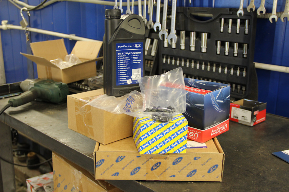 Замена: сцепления Ford Fiesta, выжимного подшипника, масла в МКПП ...