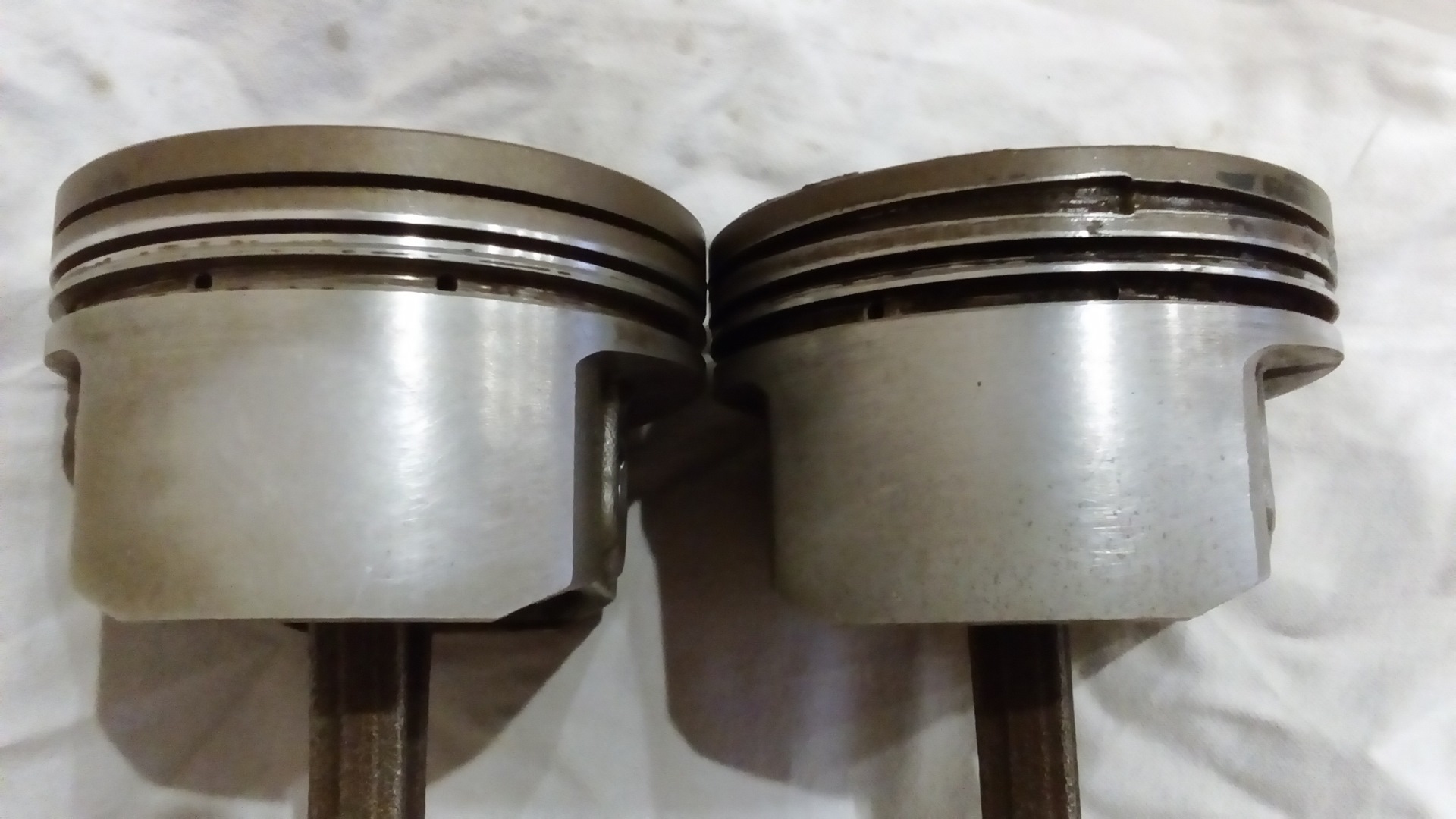 120 мотор поршень. 120 мотор поршень. Поршня ваз 124 мотор. Поршень прадо 120. Поршень меркурий 40.