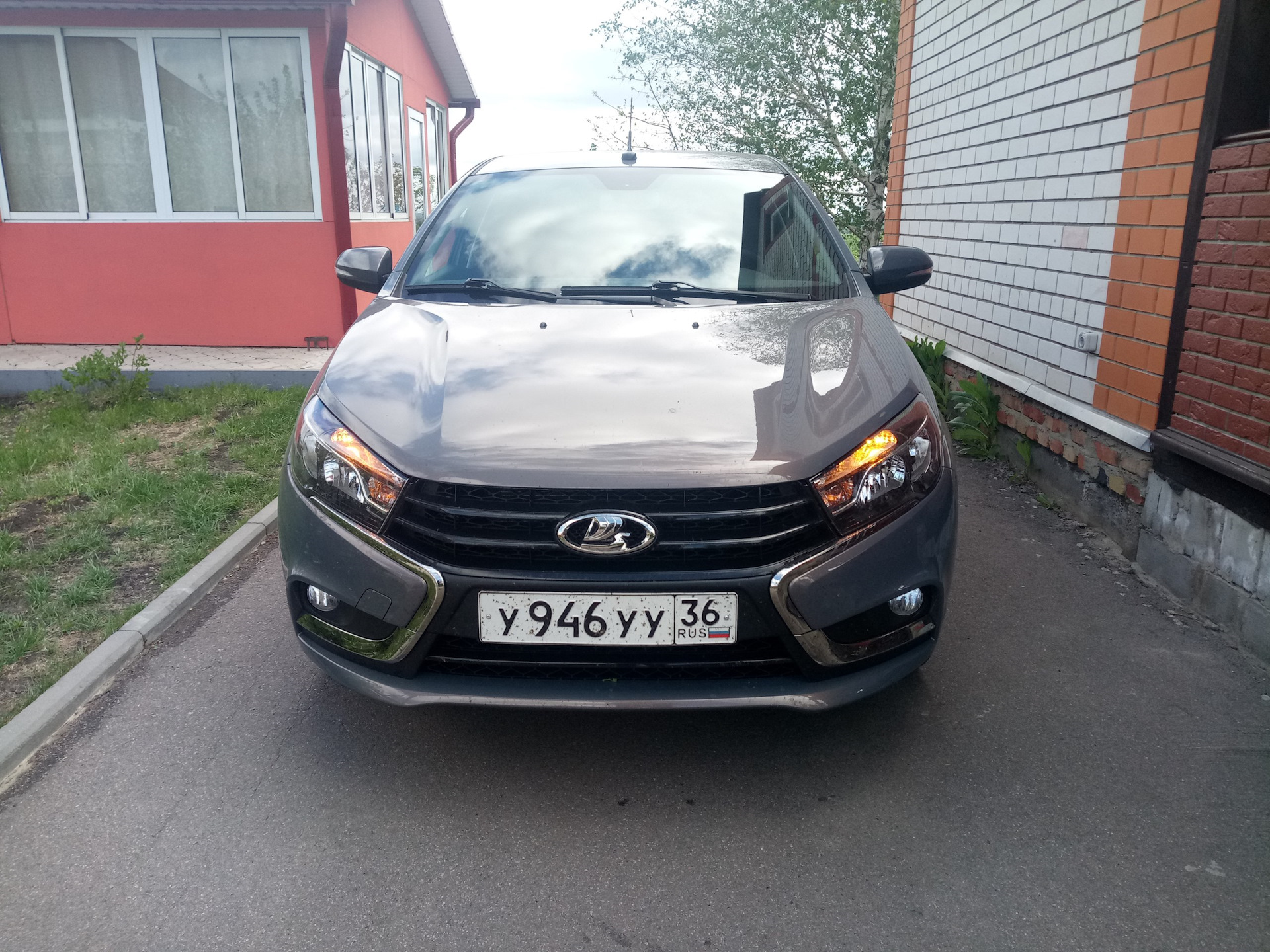 Белые Дхо Лада Веста Купить