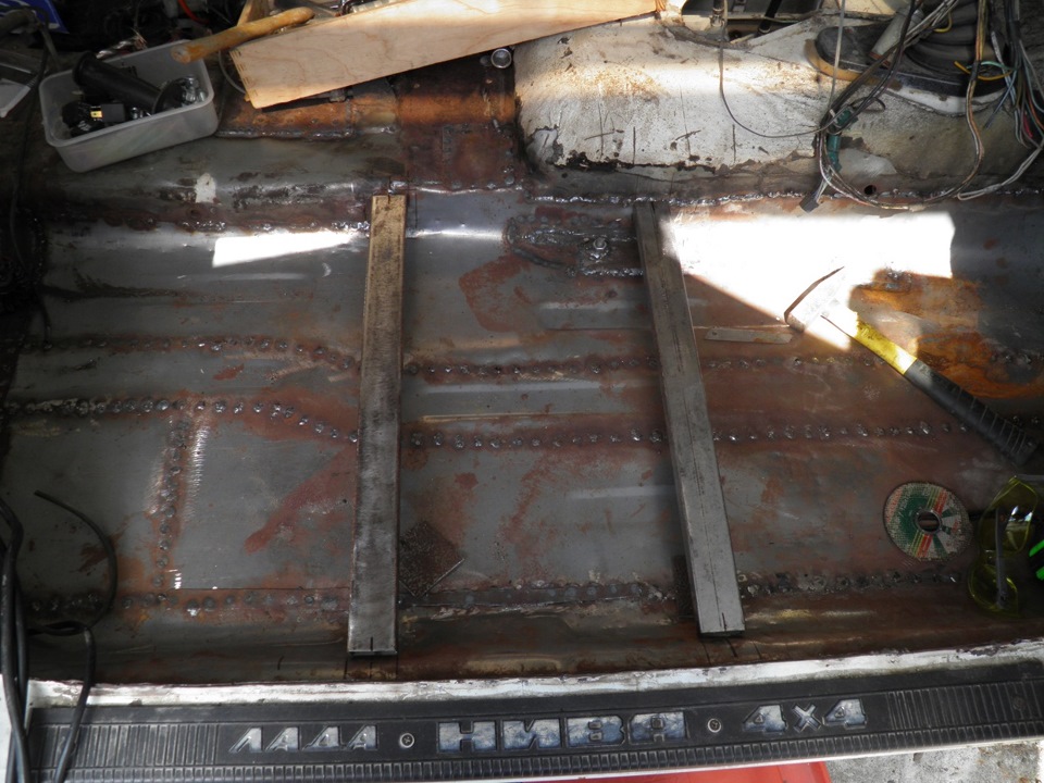 крепление сидений нива 21214. сиденья на ваз 2121 нива. штатные крепления передних сидений на ниву 2121. крепление передних сидений нива 2121. крепление передних сидений нива 2121.