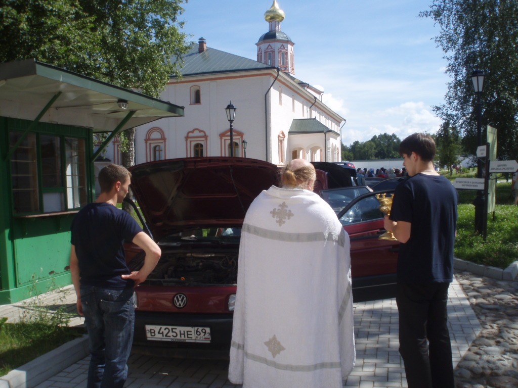 Осветить дом батюшкой