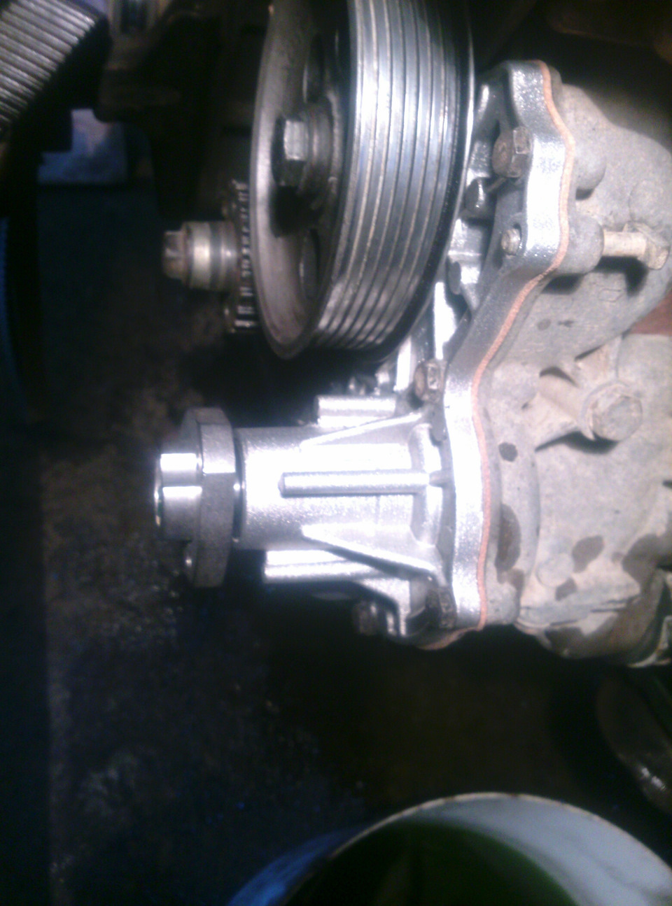 Замена помпы и сальника промежуточного вала — Volkswagen Passat B2, 1,6 ...