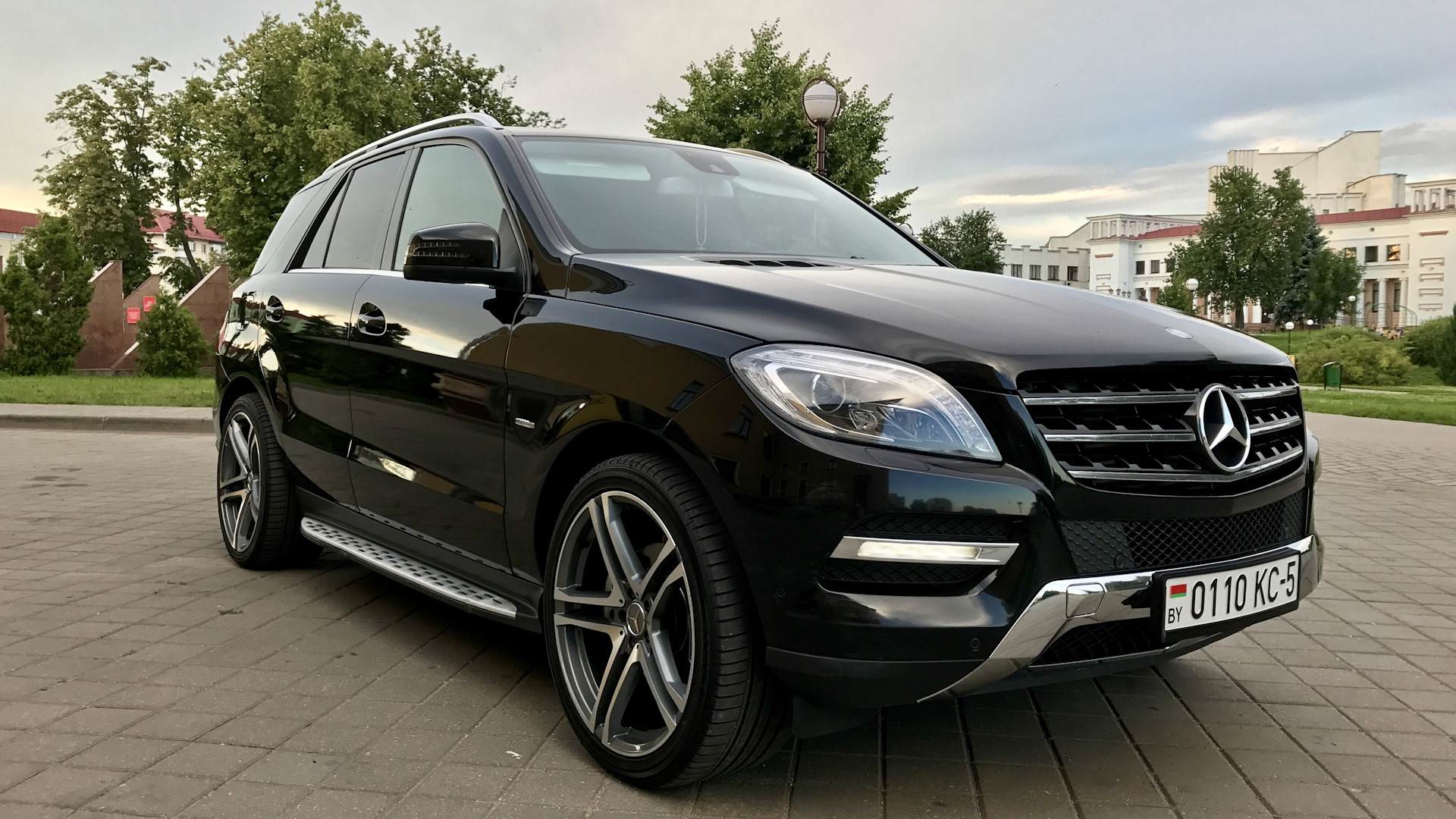 Купить мерседес мл на авито. Mercedes ml w166. Mercedes ml350 w166. Мерседес мл 166. Ml w166 r22.