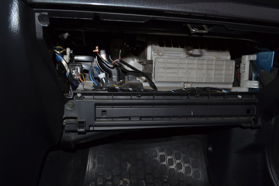 замена термостата и салонного фильтра — Mazda 6 (1G) GG, 2 л, 2006 года ...