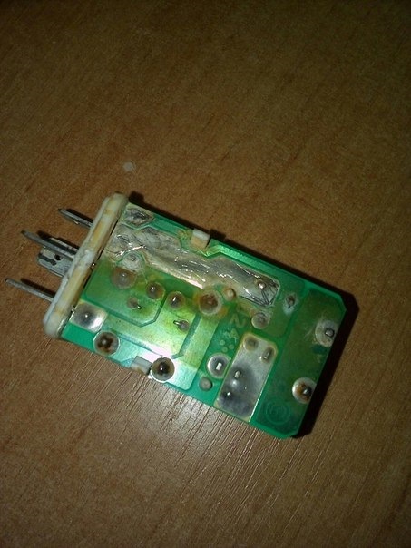 Реле 369 ауди а6 с5 за что отвечает. f26ab46s 960. Реле 369 ауди а6 с5 за что отвечает фото. Реле 369 ауди а6 с5 за что отвечает-f26ab46s 960. картинка Реле 369 ауди а6 с5 за что отвечает. картинка f26ab46s 960. Решил написать полезную статейку и добавить сюда, т.к. это и мне будет полезна и может еще кому-то поможет. В ней рассказано, где находятся плавкие предохранители в Ауди А6 С5, как их менять и за какую из схем они отвечают. Если у вас что-то не работает в автомобиле, то первым делом смотрите состояние предохранителя и если он исправен, только потом начинайте искать причину в узле или проводке. Реле 369 ауди а6 с5 за что отвечает. f26ab46s 960. Реле 369 ауди а6 с5 за что отвечает фото. Реле 369 ауди а6 с5 за что отвечает-f26ab46s 960. картинка Реле 369 ауди а6 с5 за что отвечает. картинка f26ab46s 960. Решил написать полезную статейку и добавить сюда, т.к. это и мне будет полезна и может еще кому-то поможет. В ней рассказано, где находятся плавкие предохранители в Ауди А6 С5, как их менять и за какую из схем они отвечают. Если у вас что-то не работает в автомобиле, то первым делом смотрите состояние предохранителя и если он исправен, только потом начинайте искать причину в узле или проводке.