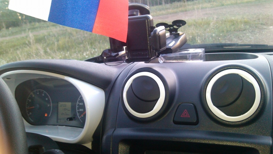 Лежачий полицейский — Lada Гранта (1G), 1,6 л, 2012 года | прикол | DRIVE2
