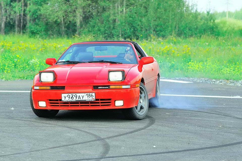 Toyota Celica 1997 с выдвижными фарами