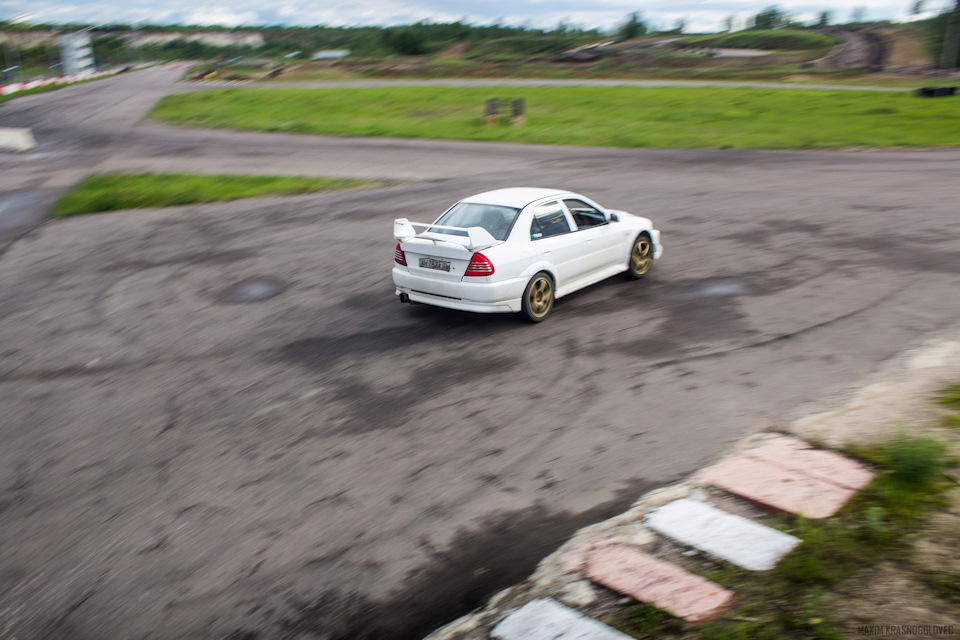 Фото в бортжурнале Mitsubishi Lancer Evolution VI. Запчасти на фото: Pearly Maxim