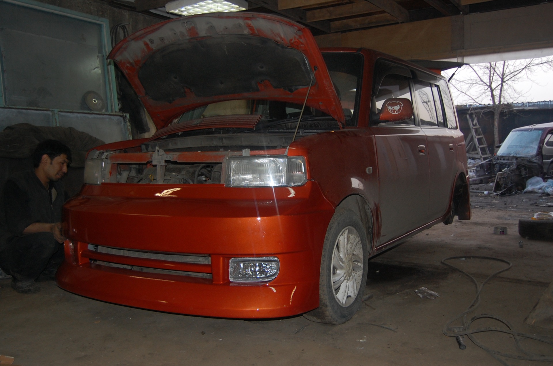 Installing Fabulos - Toyota bB 15L 2003