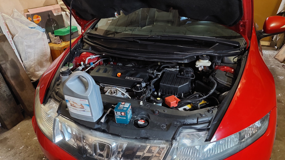 Замена масла 140т.км — Honda Civic Hatchback (8G), 1,8 л, 2008 года ...