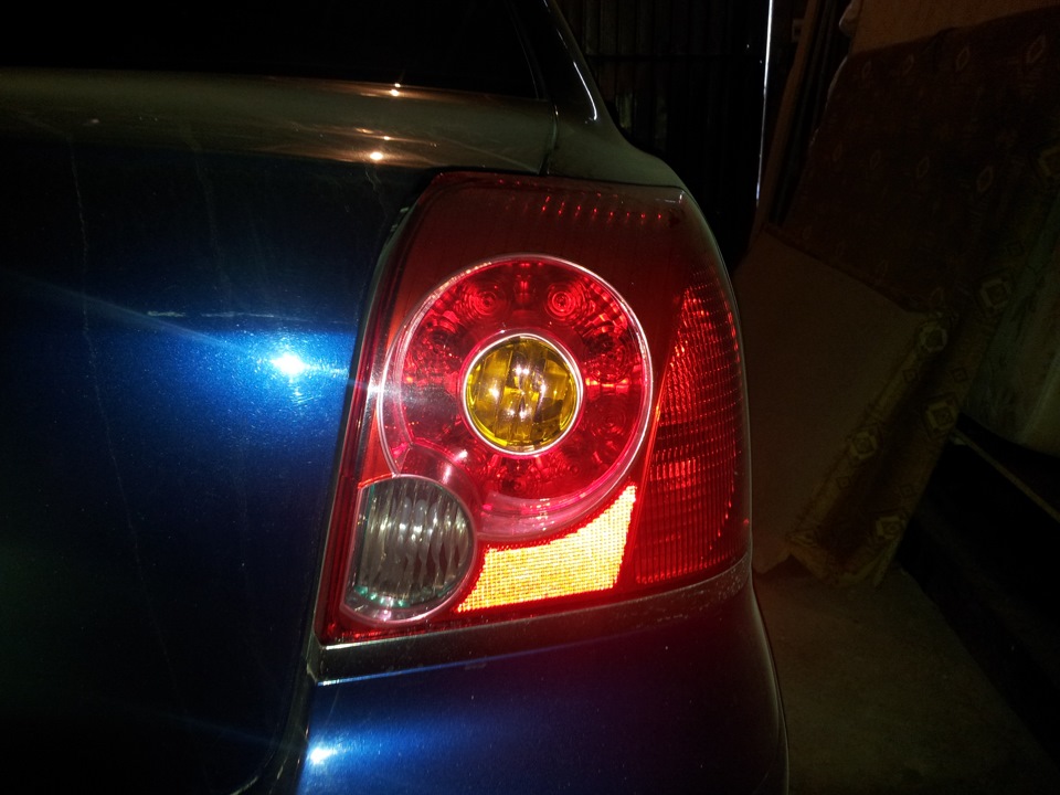 Полировка задних плафонов как светит теперь перед и зад. Приклеил ...