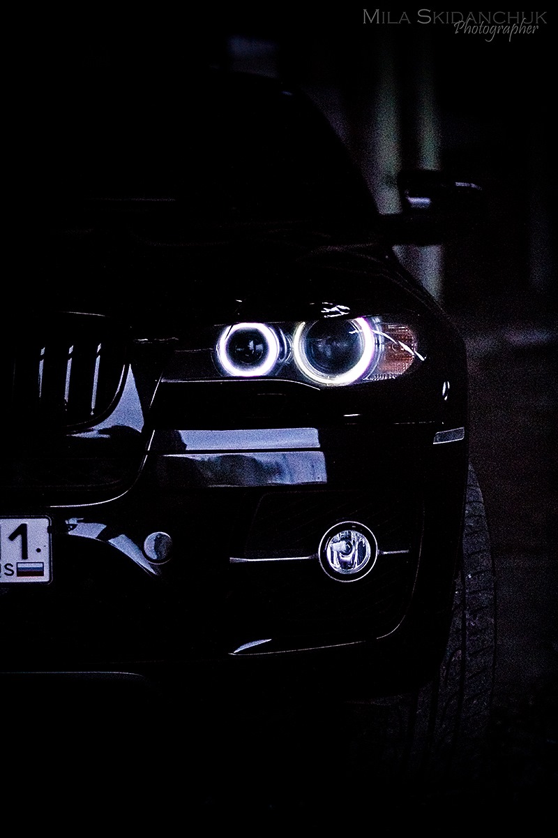 X6 фары. BMW x5 е70 фары в темноте. БМВ х5 е53 в темноте. BMW x5 e53 в темноте. БМВ х6 в темноте.