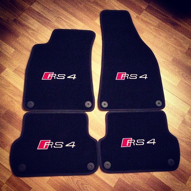 Коврики RS4 — Audi RS4 (B7), 4,2 л, 2006 года | аксессуары | DRIVE2
