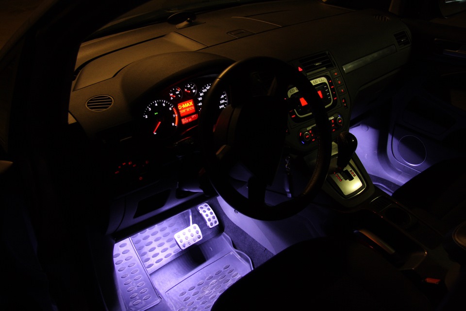 Ли подсветка. Подсветка ног Форд Мондео 4. Подсветка ног Ford c-Max. Подсветка воздуховодов Форд s Max 2007. Подсветка ног Ford Mondeo mk2 1997 года.