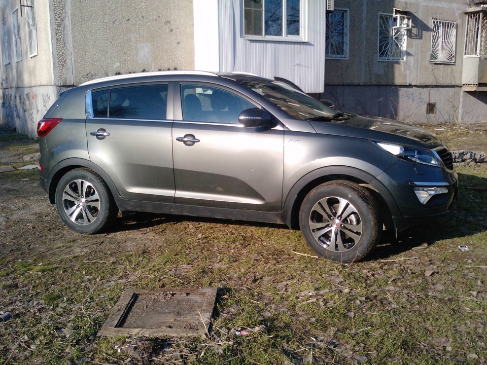 Диски на спортейдж. Kia Sportage 2011 на дисках. Скад Адмирал на Киа Спортейдж 3.