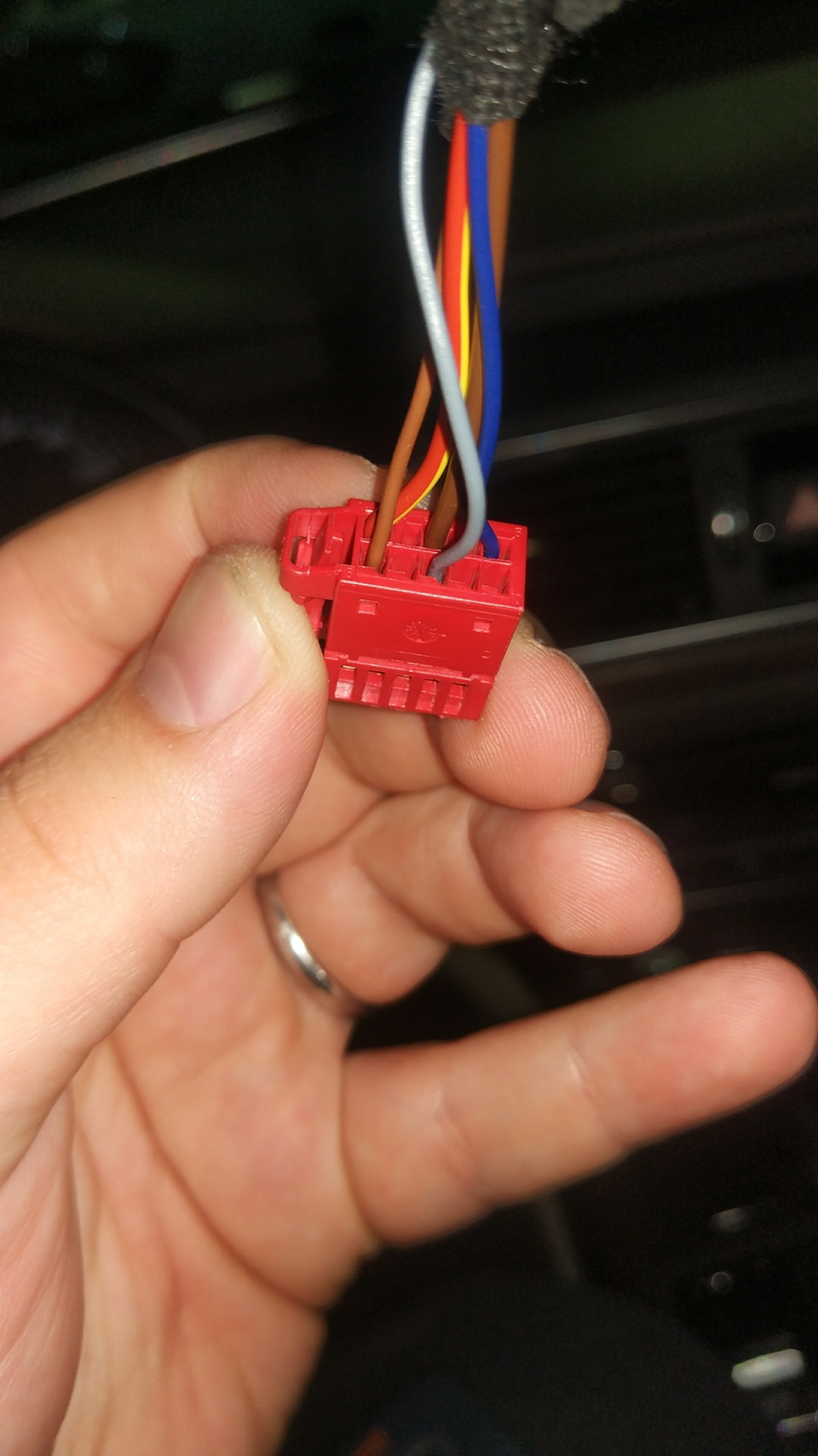 Видеорегистратор в зеркало. Часть 2 подключение. — Audi A6 (C7), 1,8 л ...