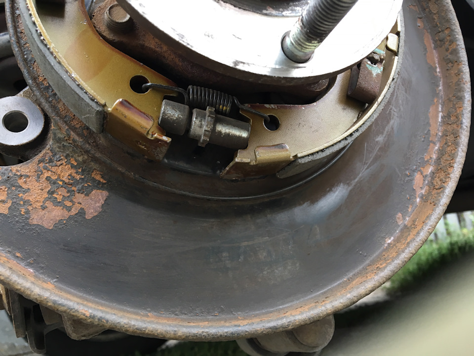 установив бочонок и нижнюю пружину — почувствовал гордость за свою работу! — KIA Sorento (2G)