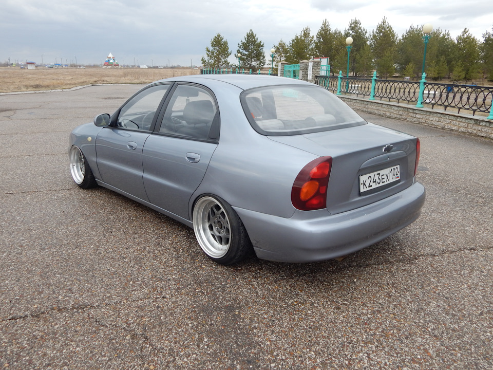 Daewoo lanos stance