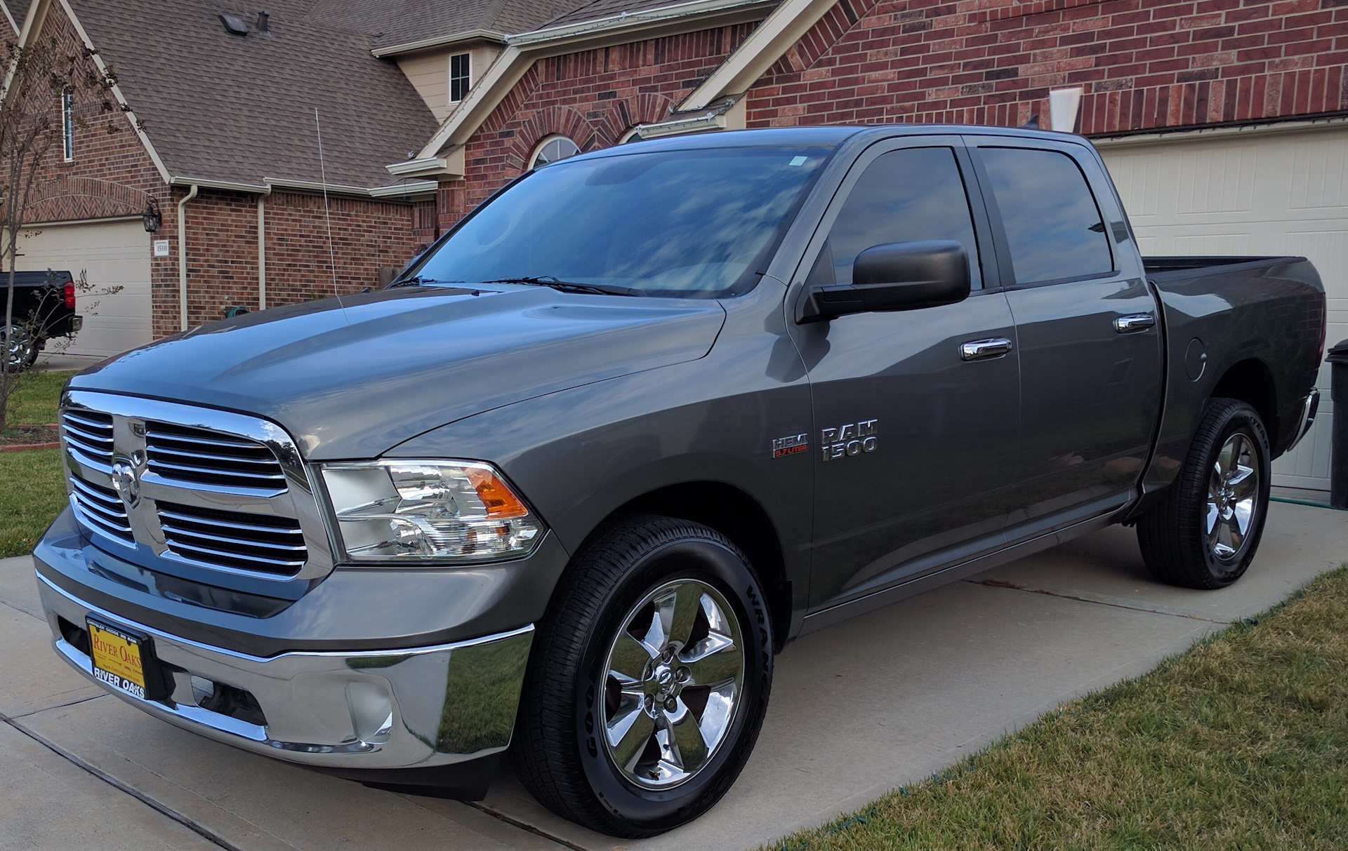 Dodge Ram 1500 SLT Hemi