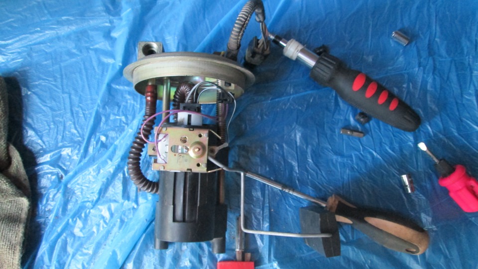 Почему греется бензонасос на ваз. Бензонасос в жару. Фильтр бензонасоса матиз 0. Шток бензонасоса ваз 2107 карбюратор. Почему греется бензонасос на ваз.