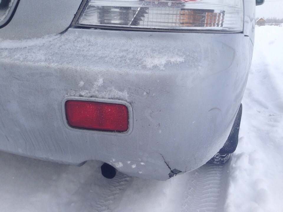 Трещина в бампере — Mitsubishi Lancer IX, 1,6 л, 2006 года | ДТП | DRIVE2