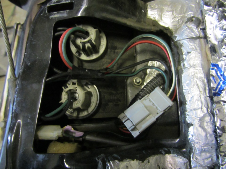 левый фонарь — Honda Civic Hatchback (5G)