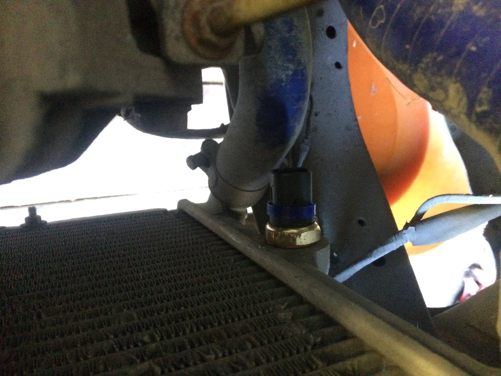 Бачок ауди, сдвоенный вентилятор нива, датчик опель + печка — Москвич ...