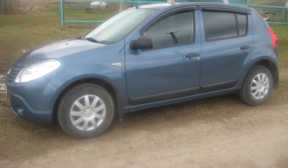 Дефлекторы боковых стекол — Renault Sandero 1G, 1,4 л, 2012 года ...