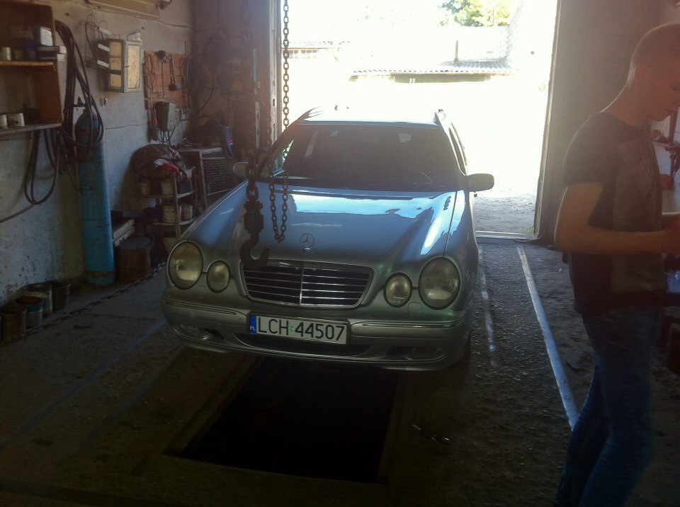 Установка ксенона в противотуманки — Mercedes-Benz E-class (W210), 3,2 ...