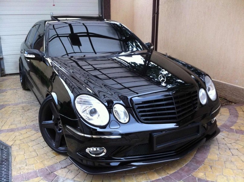 Mercedes e class w211 Black