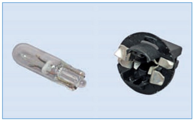 Замена лампочек подсветки печки - Renault Logan (1G), 1,6 л, 2010 года расходник