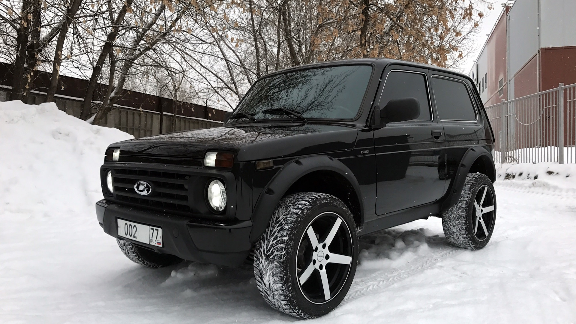 Lada 4x4 3D 1.7 бензиновый 2015 | Urban Black Edition🔝 на DRIVE2