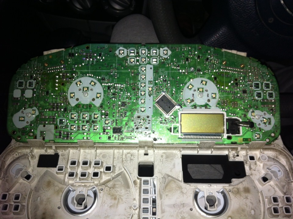 Не горит значок "масленка" горит всегда значок "ABS" — Mazda Demio (2G ...