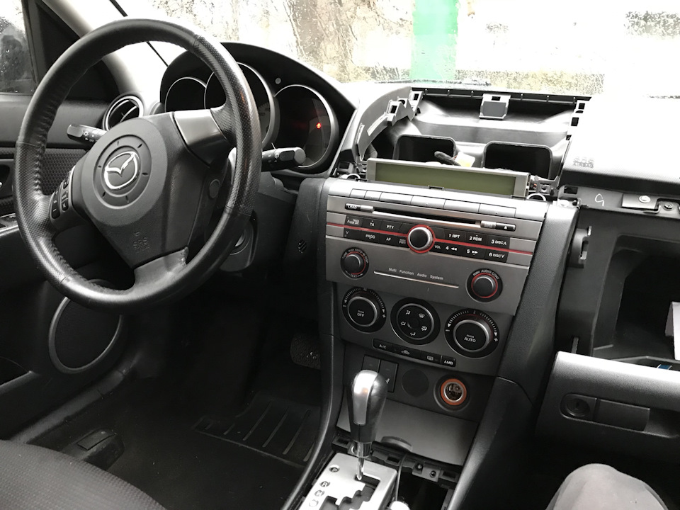 Как снять панель мазда 5 Замена лампочек в панели - Mazda 3 (1G) BK, 1,6 л, 2007 года расходники DRIVE2