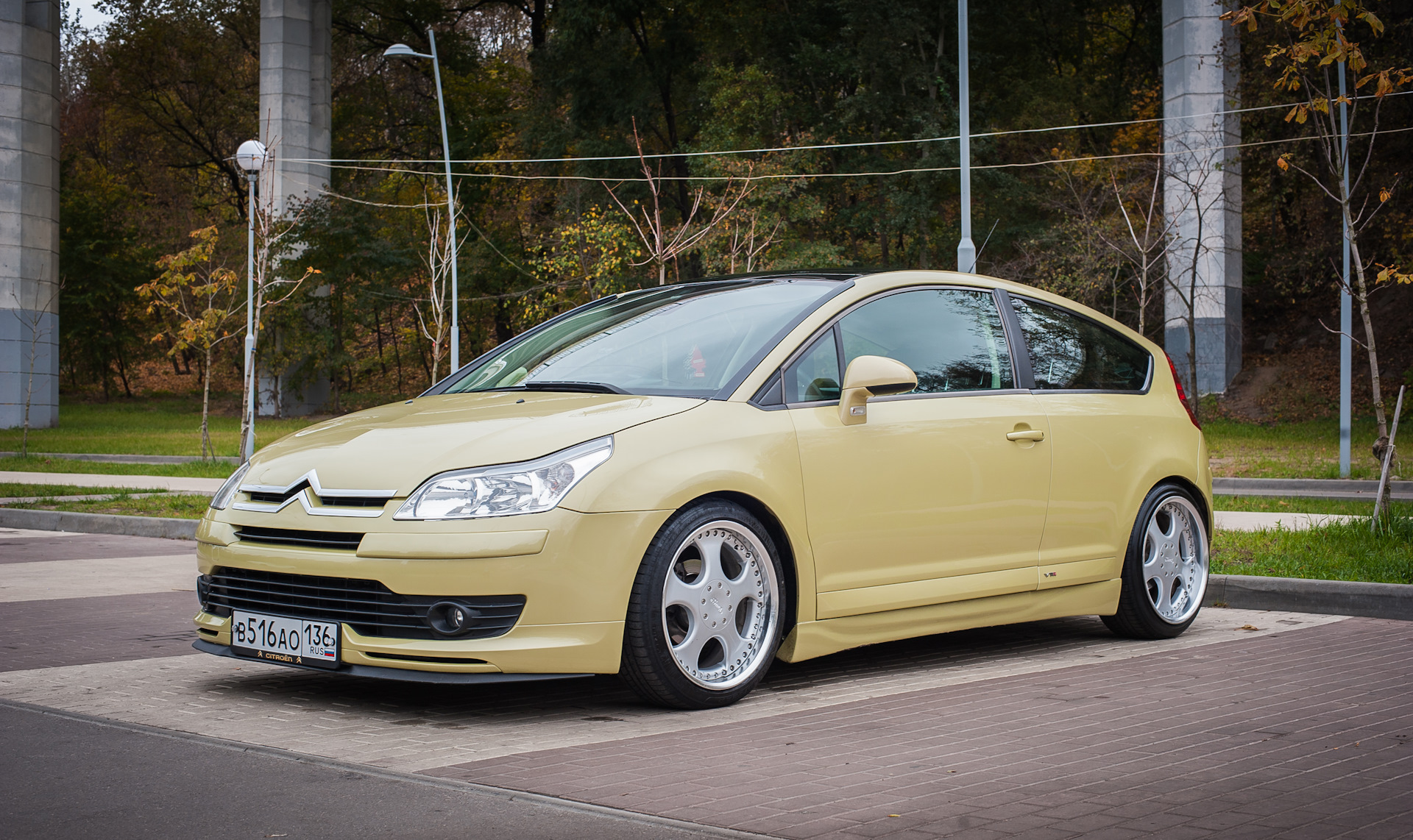 1 c 4. Citroen c4 stance. Citroen c4 2006. Citroen c4 стэнс. Citroen c4 Coupe stance.