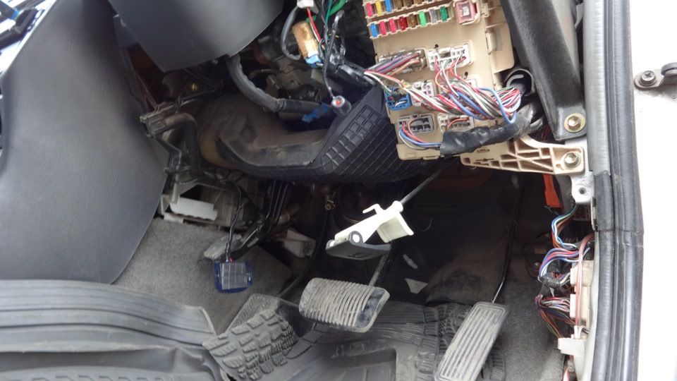 замена крестовины рулевого карданчика. — Toyota Camry (V40), 2 л., 1995 ...