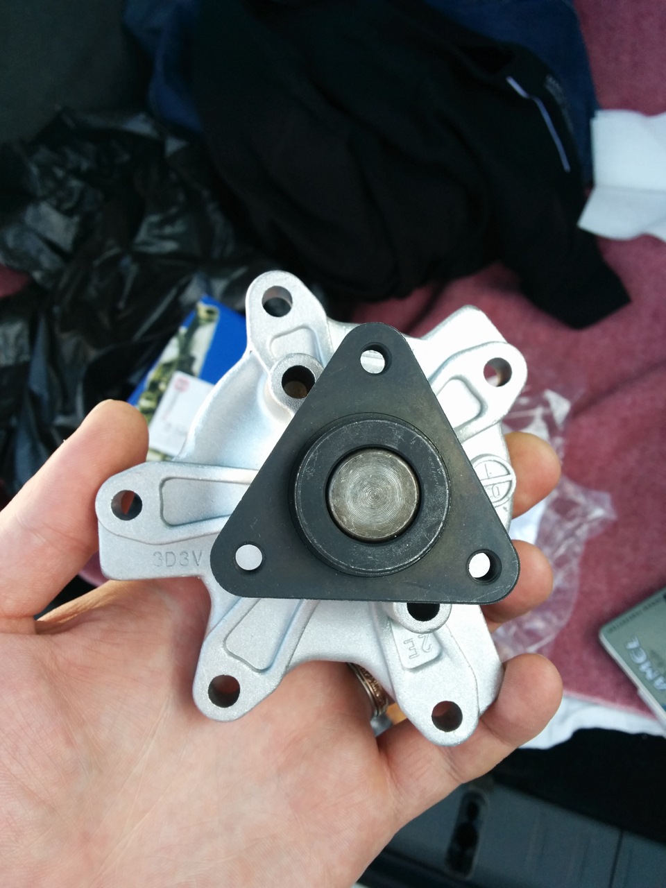 Поменял водяную помпу — Toyota Prius (20), 1,5 л, 2008 года | своими ...