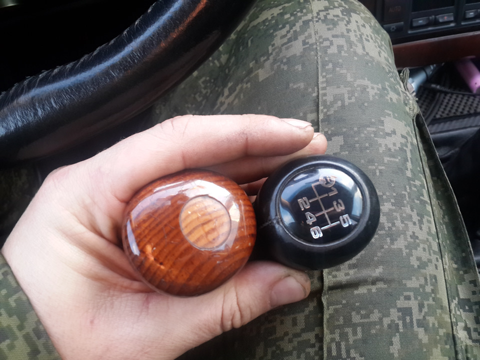 Ручка КПП 6 ст. кожа, декоративная крышка на двигатель — Audi A6 Avant ...